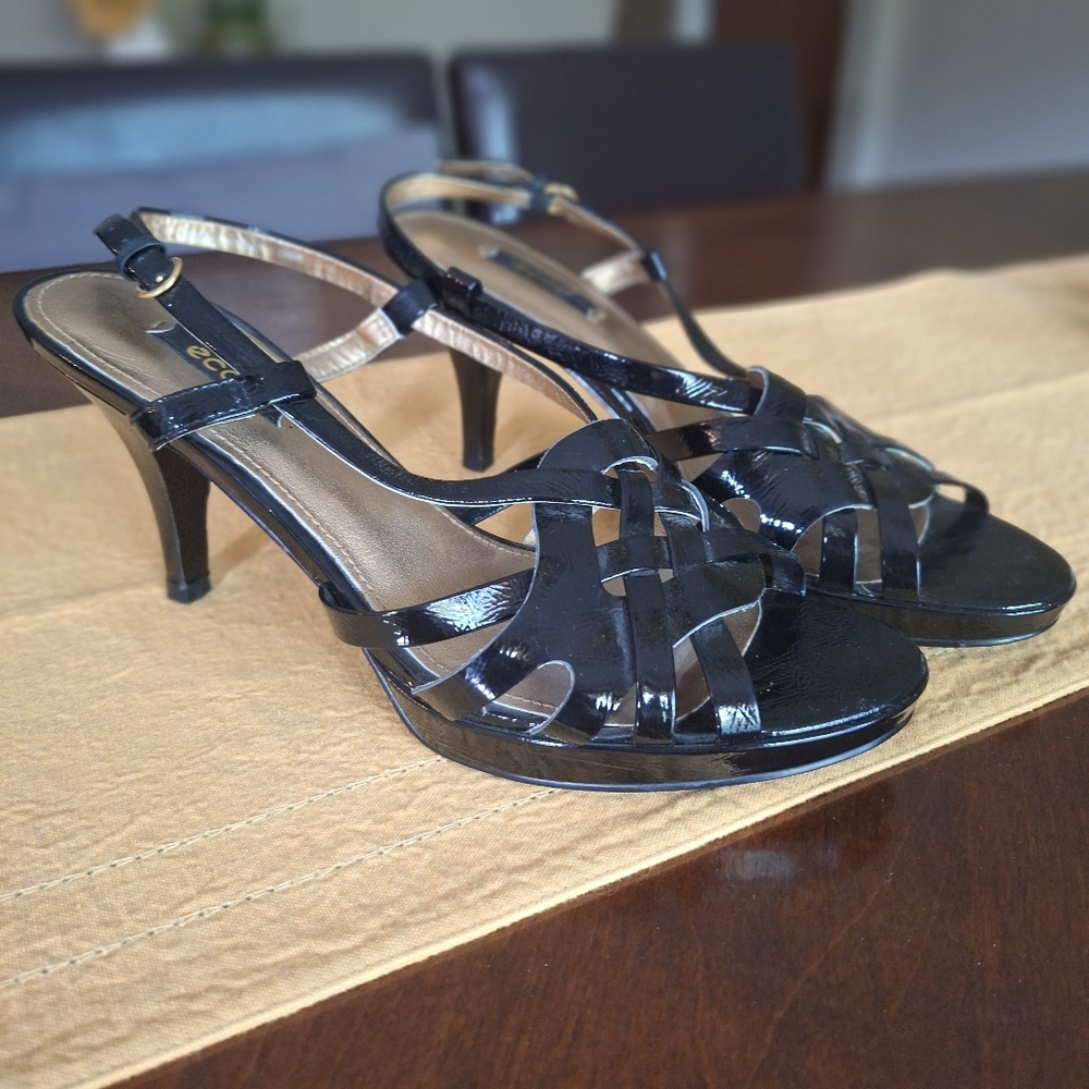 EUC Ecco Elegant Strappy Black Heels Sz 40 US 9 Or 9.5